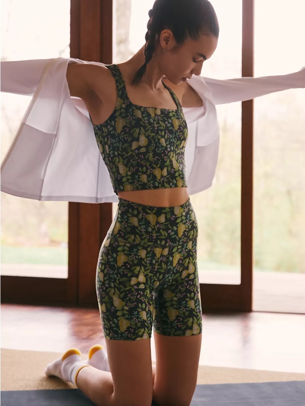 Beyond Yoga Set - Softmark Square Neck Crop Tank & High-Rise Biker Shorts